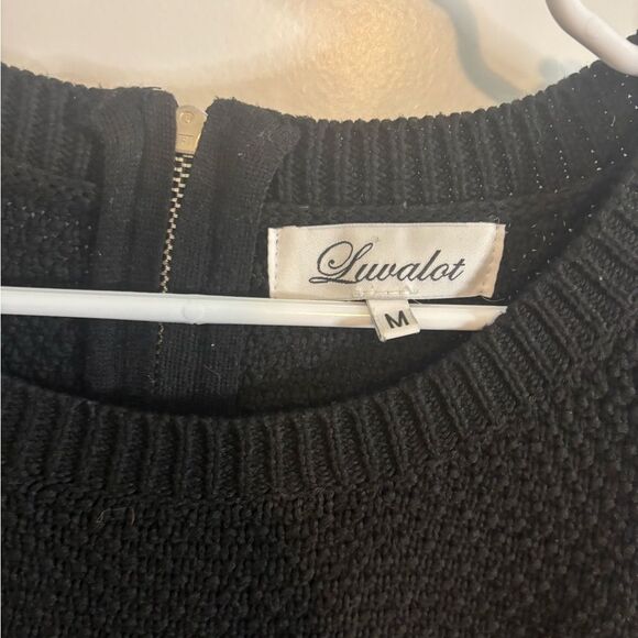 Luvalot Black Sweater crewneck knit size m EUC - Picture 2 of 3